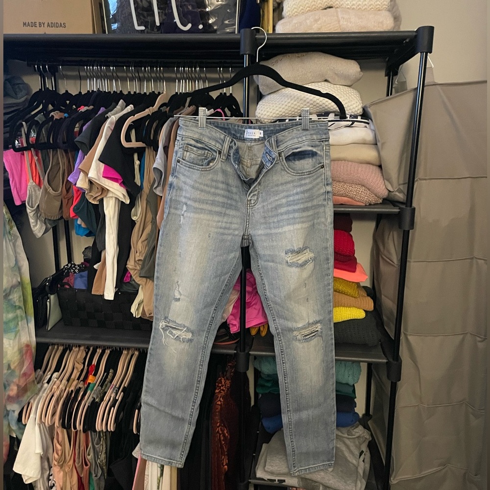 Mid rise skinny jean